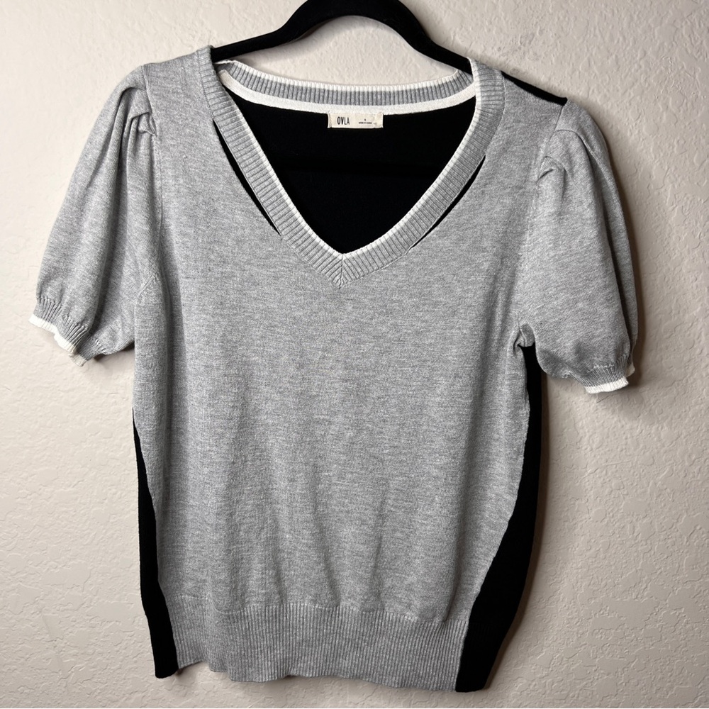 OVLA‎ Sweater Knit Small Gray Black V-Neck Puffed Sleeve Cutout EUC